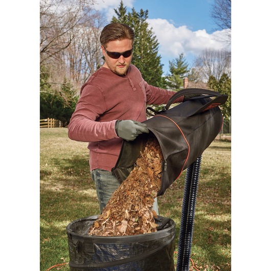 High capacity backpack feature of 3 in 1 VACPACK 12 Ampere leaf blower, vacuum, and mulcher.
